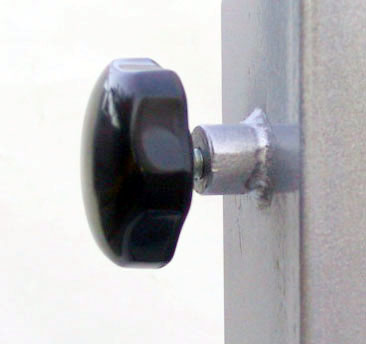 Height adjustment knob